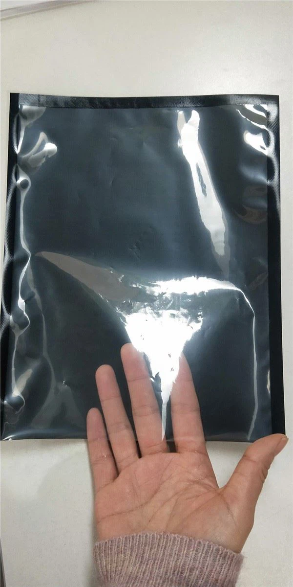 one&nbsp;side&nbsp;clear&nbsp;one&nbsp;side&nbsp;balack&nbsp;pouch.jpg